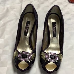 Nina New York, size 6.5, purple and gold sequins, 4.5 inch heels